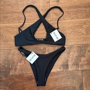 Skatie Women's Elegant Black Bikini